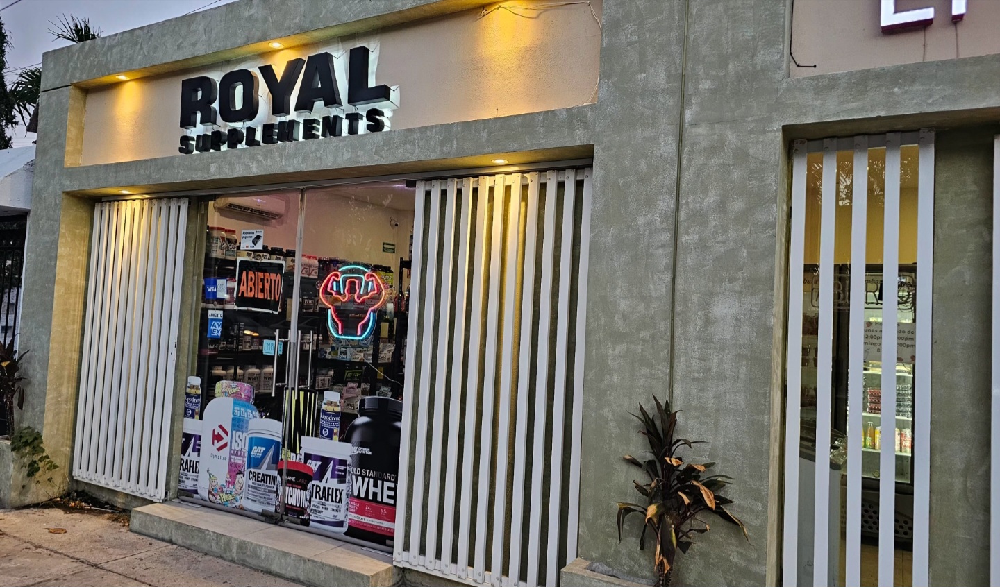 Interior Royal Supplements Cancún